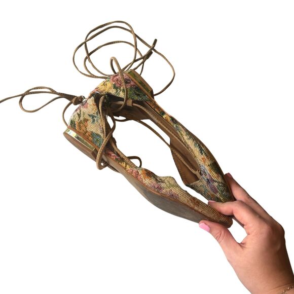 Steve Madden Floral Lace-Up Walkie Flats | Vintage Tapestry Ballet Shoes - Picture 2 of 12